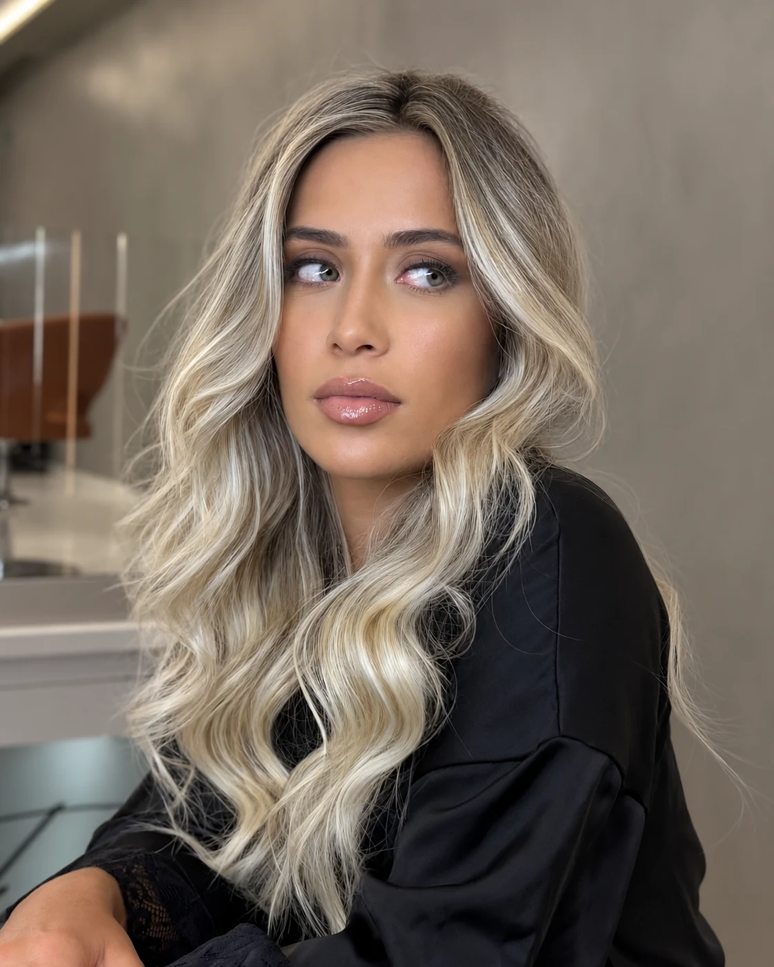 Melena rubia con ondas y transiciones de tono